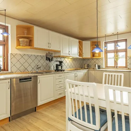 10 Person In Vestervig-by Traum Vestervig