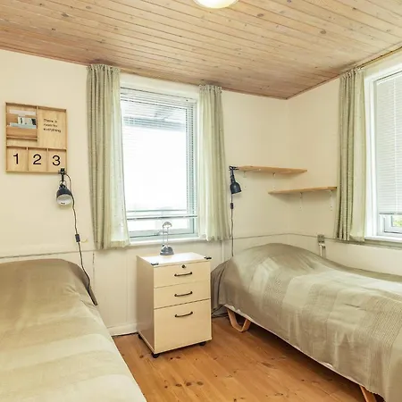 10 Person In Vestervig-by Traum *