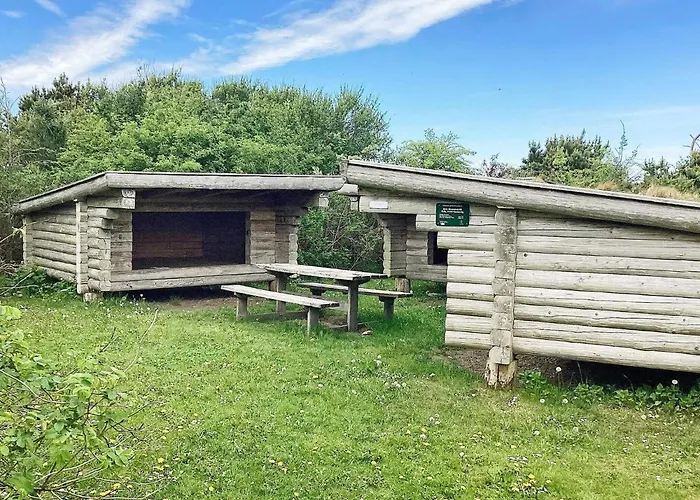 10 Person In Vestervig-by Traum *