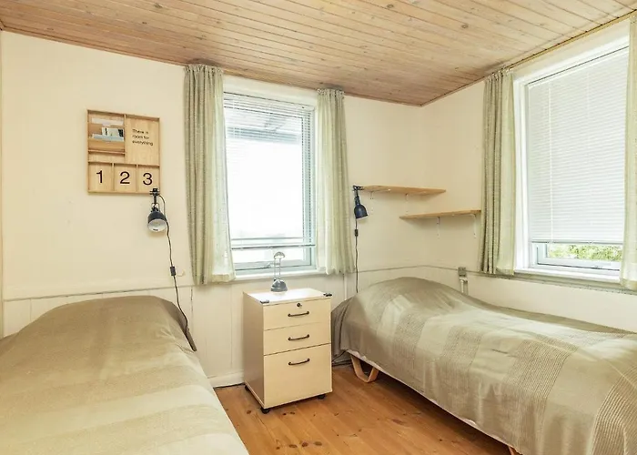 10 Person In Vestervig-by Traum Vestervig