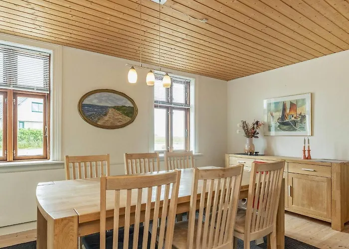 10 Person In Vestervig-by Traum