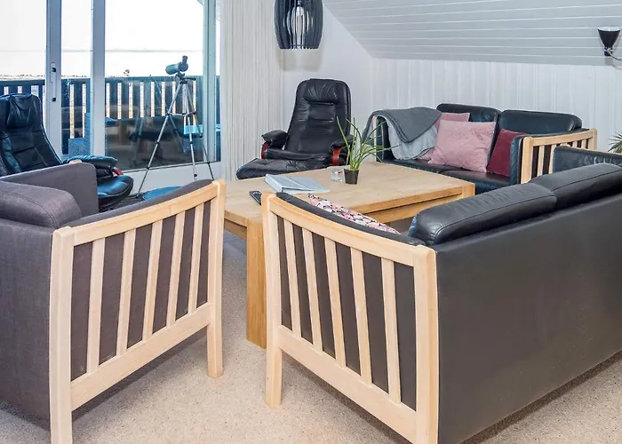 10 Person In Vestervig-by Traum